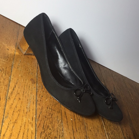 Lord & Taylor black suede leather shoes Size 7 - Picture 4 of 8